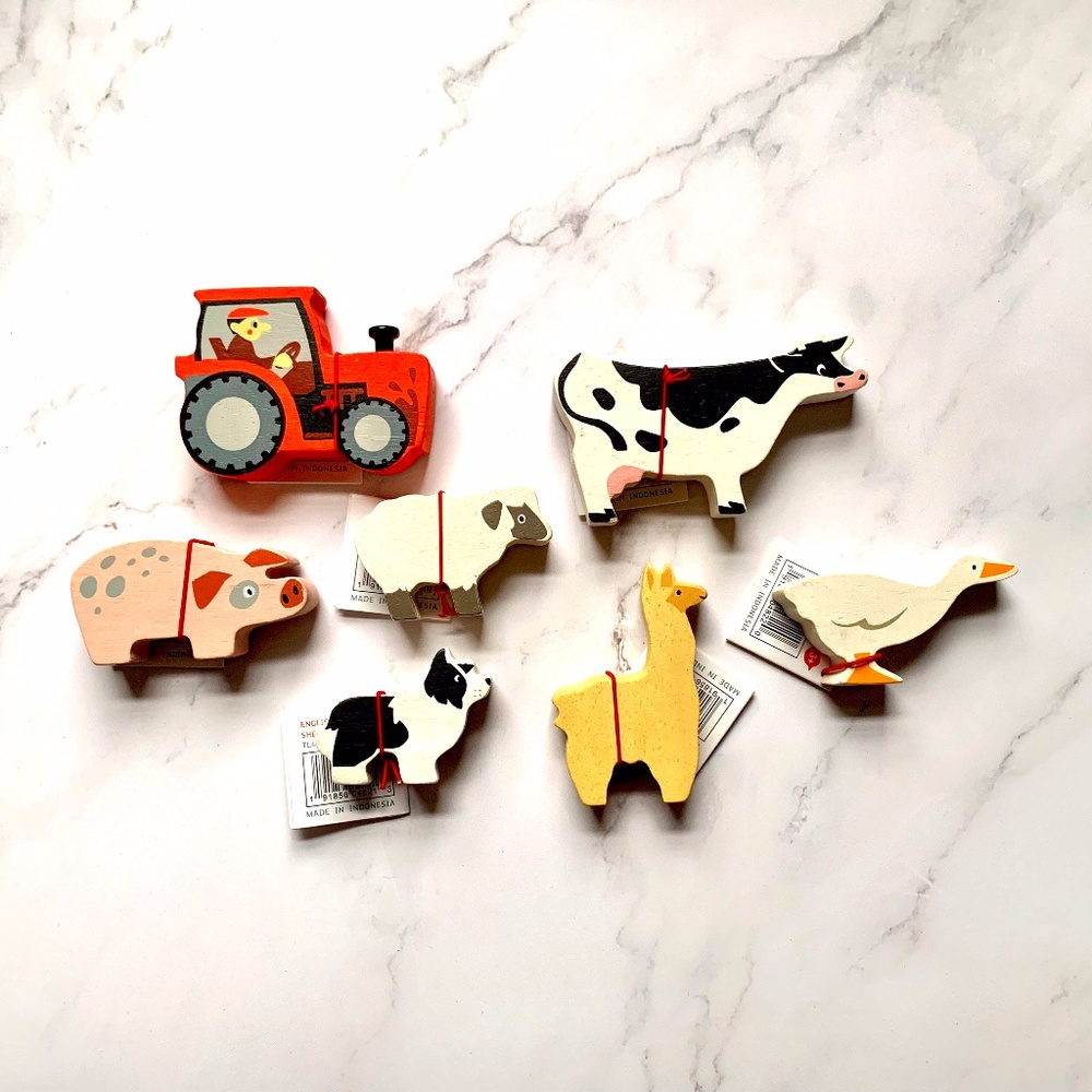 7 Wooden Farm Animals